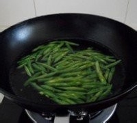 干瘪麻辣四季豆