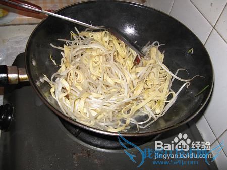 尖椒炒干豆腐的做法