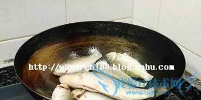 香菇豆腐鲫鱼汤的做法