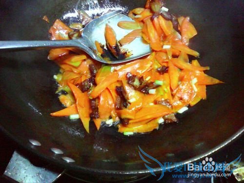 回锅肉烧红萝卜