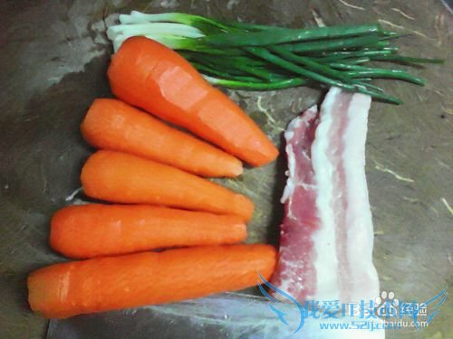 回锅肉烧红萝卜