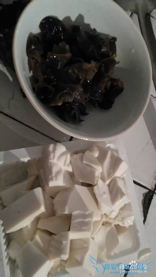 如何做黑木耳鱼头豆腐