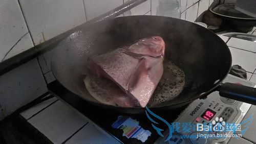 如何做黑木耳鱼头豆腐