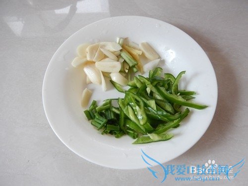 家常下饭菜:红烧鲫鱼豆腐
