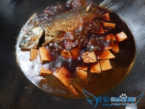 家常下饭菜:红烧鲫鱼豆腐