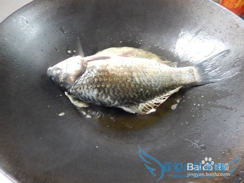 家常下饭菜:红烧鲫鱼豆腐