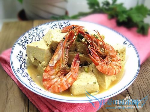 鲜虾炖豆腐味美养生