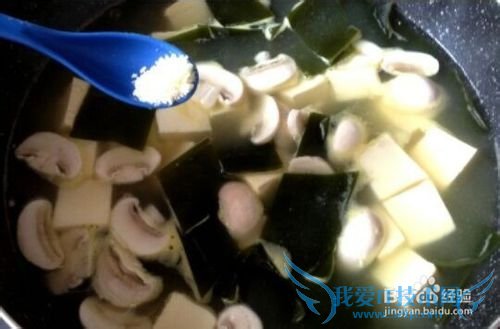 海带豆腐减肥汤