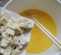 蛋包豆腐丁一道不可多得的美容佳品