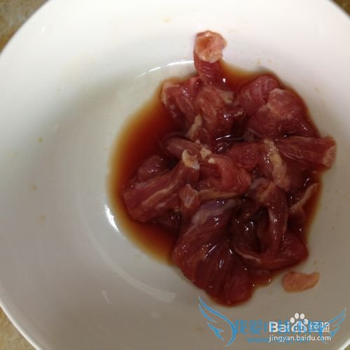 自创荤菜:卤豆干炒青红双椒肉丝