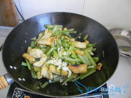 家常小炒——芹菜炒豆腐