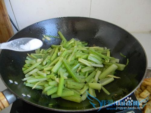 家常小炒——芹菜炒豆腐