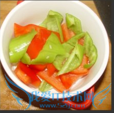 巧花心思让孩子爱上豆腐皮——彩椒炒豆腐皮结