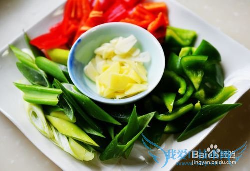 清炒贡丸花的做法