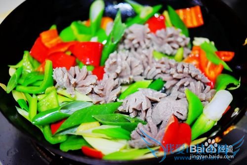 清炒贡丸花的做法