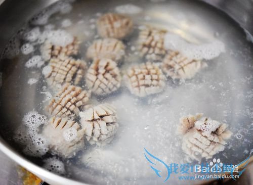 清炒贡丸花的做法