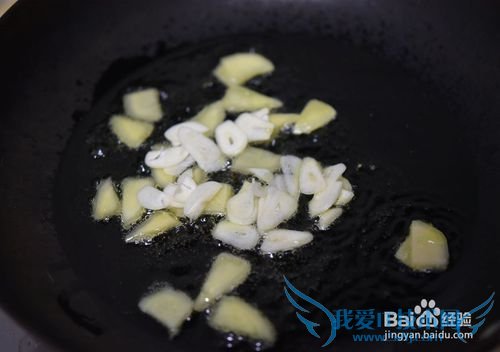 清炒贡丸花的做法