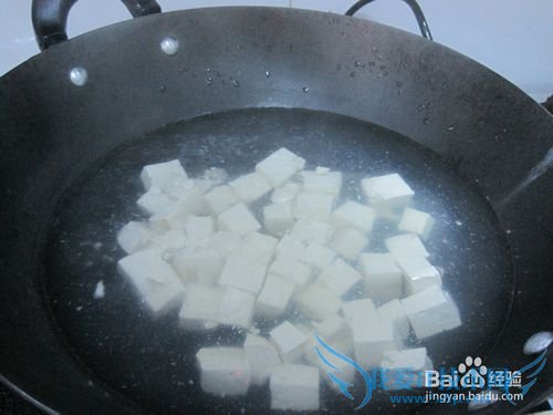 夏日降压菜——芹菜叶拌豆腐