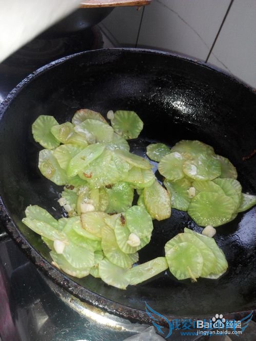 素炒蒜香青笋片