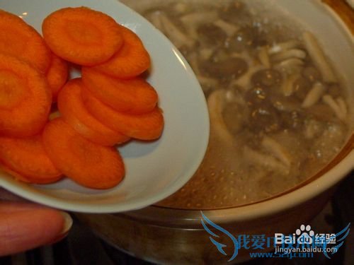 温暖鲜美的----鲜虾豆腐菌菇煲