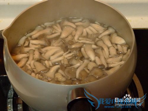 温暖鲜美的----鲜虾豆腐菌菇煲