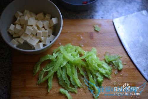 苦瓜花蛤汤的做法