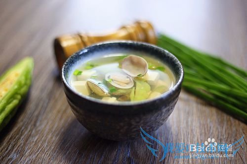 苦瓜花蛤汤的做法