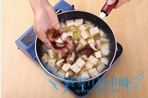 白萝卜炖豆腐