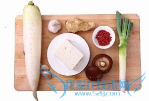 白萝卜炖豆腐