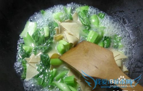 浓汤宝菜芯煮豆腐皮的介绍