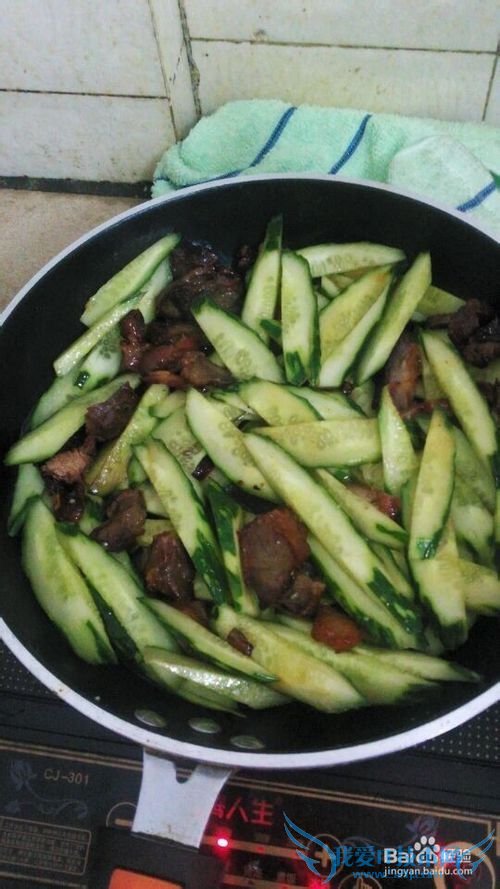 易做家常小菜青瓜叉烧肉