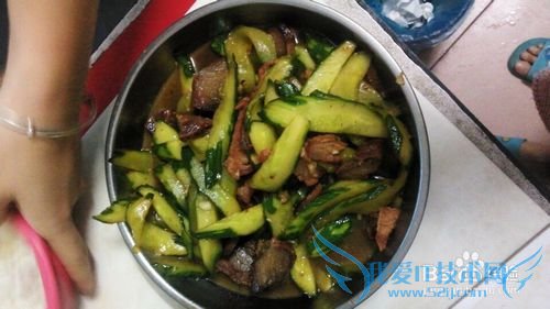 易做家常小菜青瓜叉烧肉