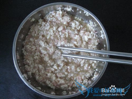 缓解头痛的药膳——炸葱管豆腐