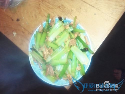 如何制作芹菜炒肉