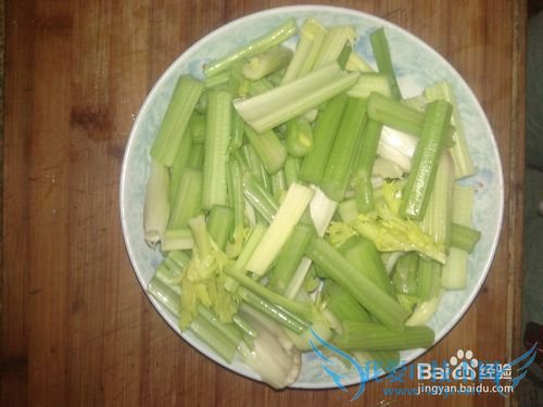 如何制作芹菜炒肉