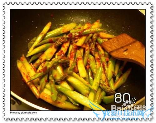 油豆腐炒芦笋的做法
