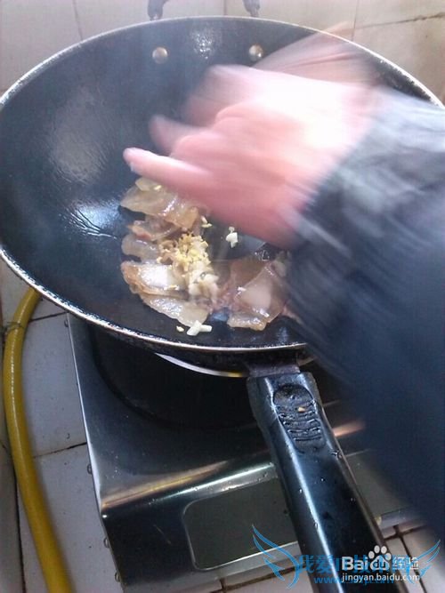 怎样制作美味的腊肉炖豆腐火锅?