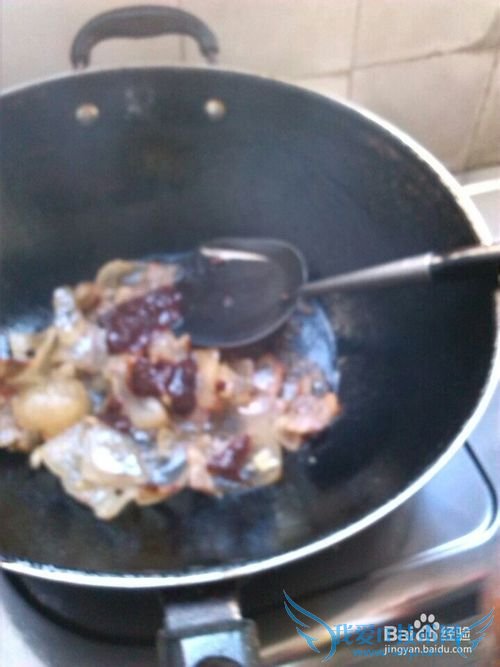 怎样制作美味的腊肉炖豆腐火锅?