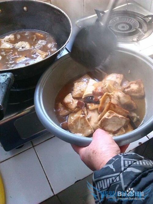 怎样制作美味的腊肉炖豆腐火锅?