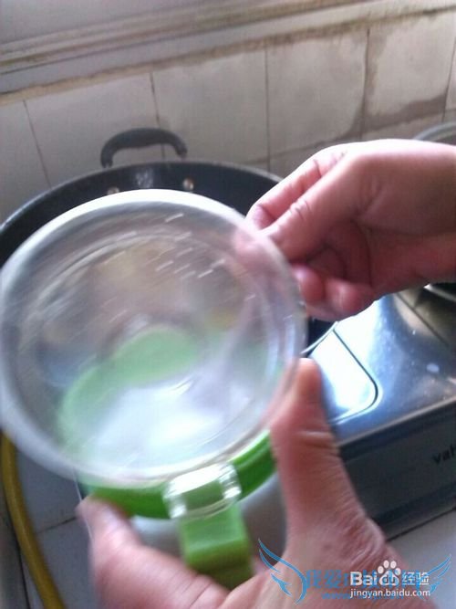 怎样制作美味的腊肉炖豆腐火锅?