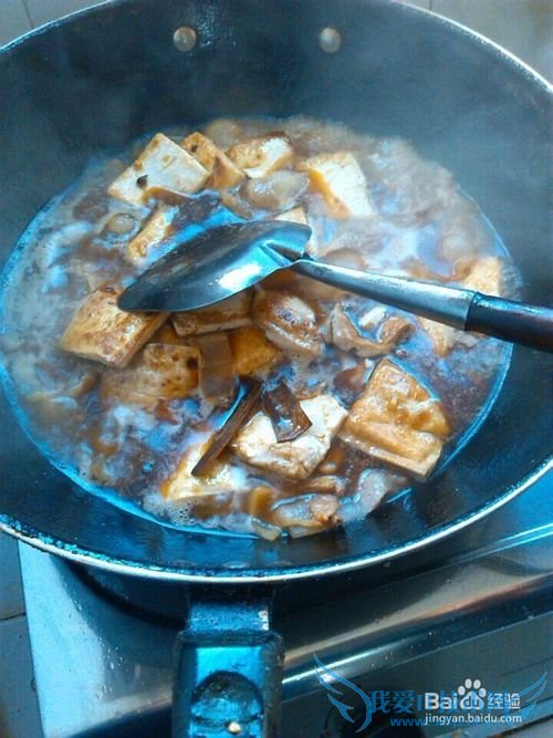 怎样制作美味的腊肉炖豆腐火锅?