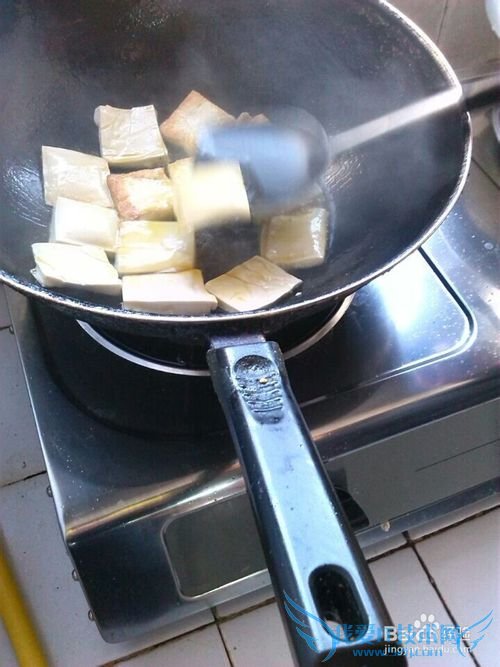 怎样制作美味的腊肉炖豆腐火锅?