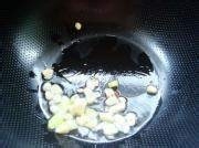 木耳烧豆腐的做法