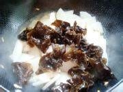 木耳烧豆腐的做法