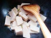 木耳烧豆腐的做法