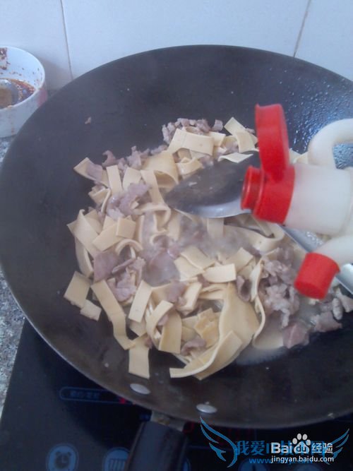 肉炒干豆腐辣椒