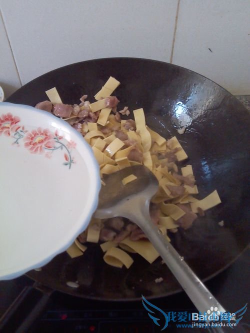 肉炒干豆腐辣椒