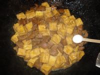 豆腐烧猪肉的做法