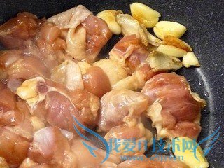 三杯鸡烧茭白笋