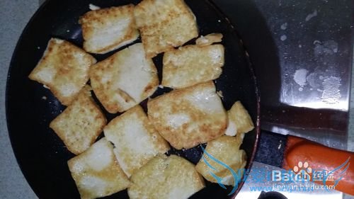 家常芹菜煎豆腐的做法(适合孕妇)